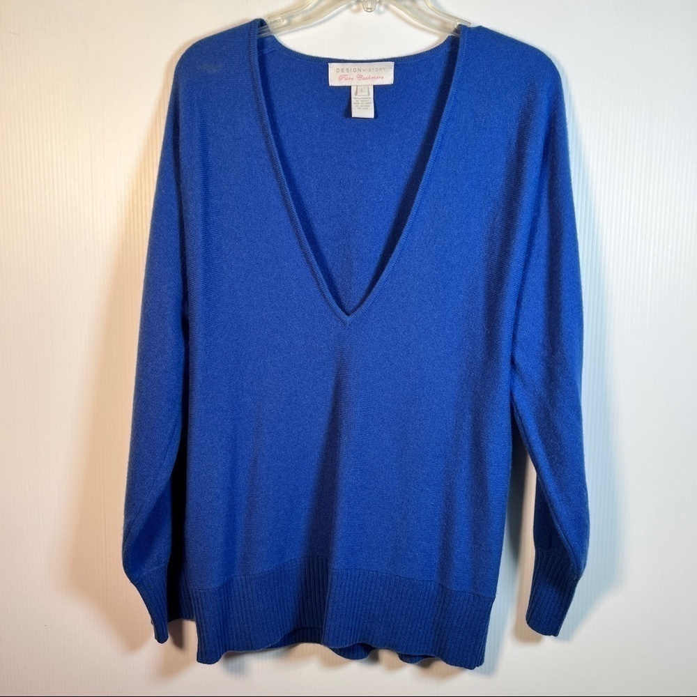 DESIGN HISTORY 100% Cashmere Sweater w/deep V Neck. Sold at Saks. Dolman sleeves